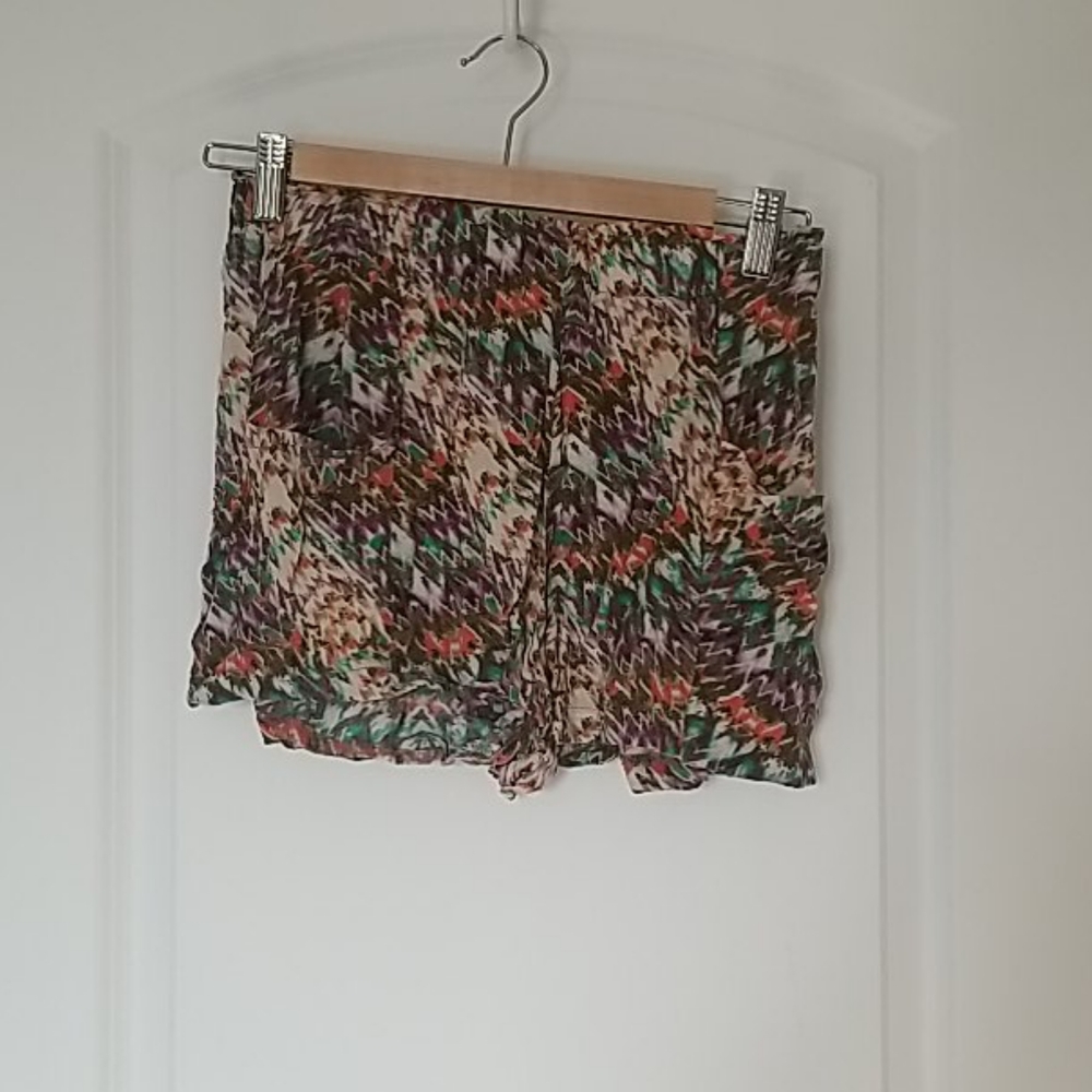 Lily white floral print shorts
